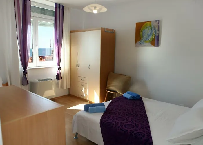 Apartma Dante Apartment *